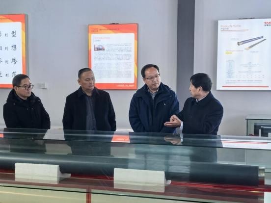 市科协党组书记曹贤仁走访调研大润发贵宾厅