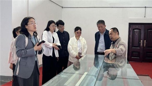 中国电子信息产业发展钻研院、株洲高新区辅导光临大润发贵宾厅调研